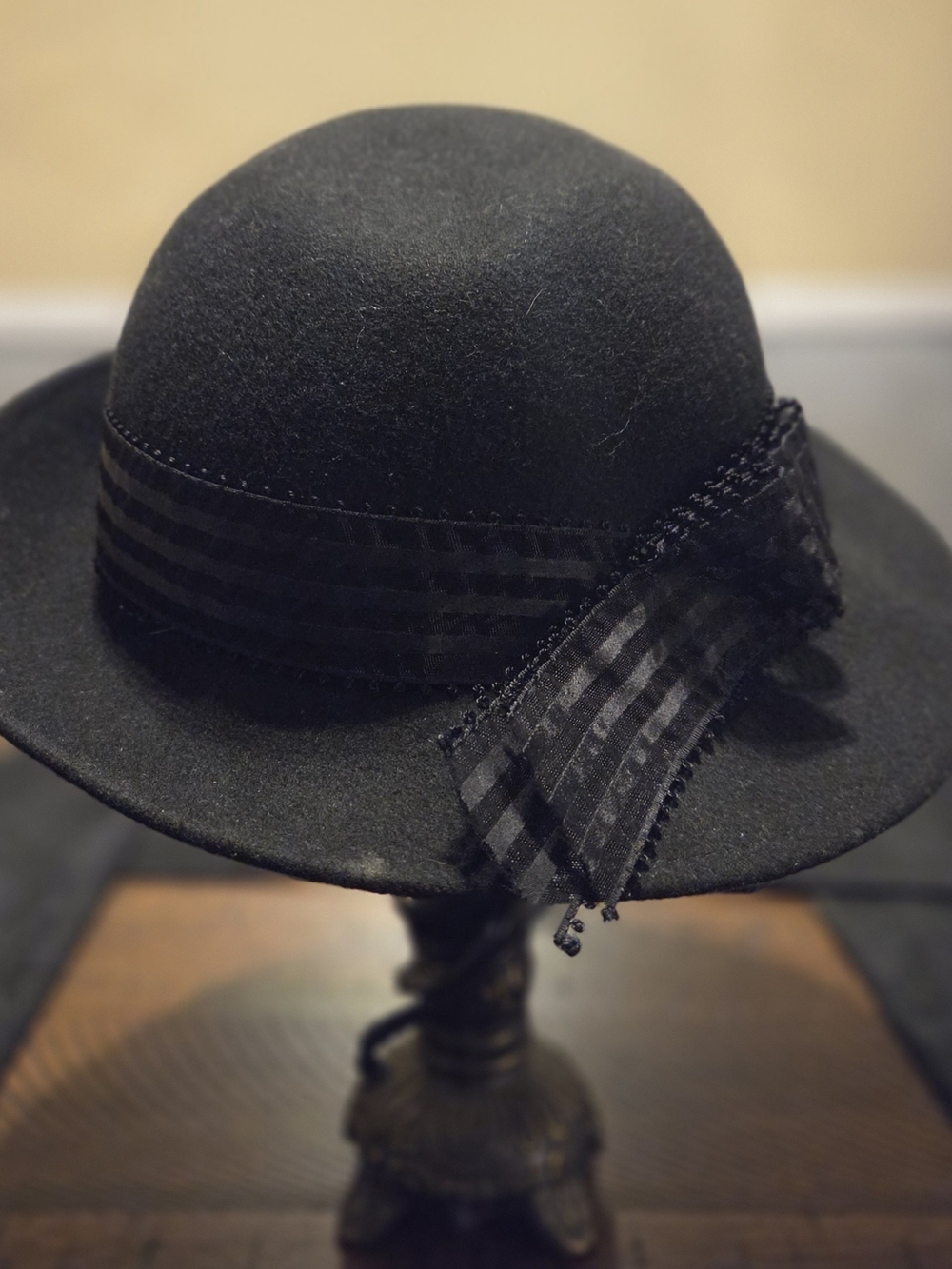 Liz Claiborbe Black Bow Cloche Hat